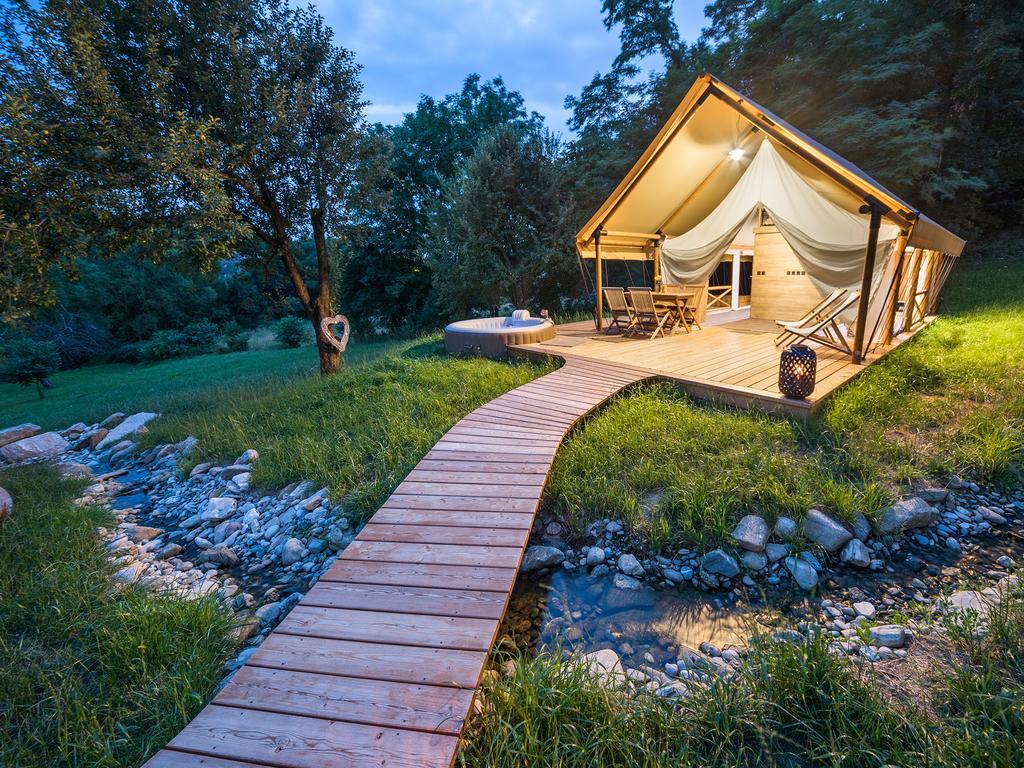 Chateau Ramšak, vineyard glamping resort Maribor Bagian luar foto