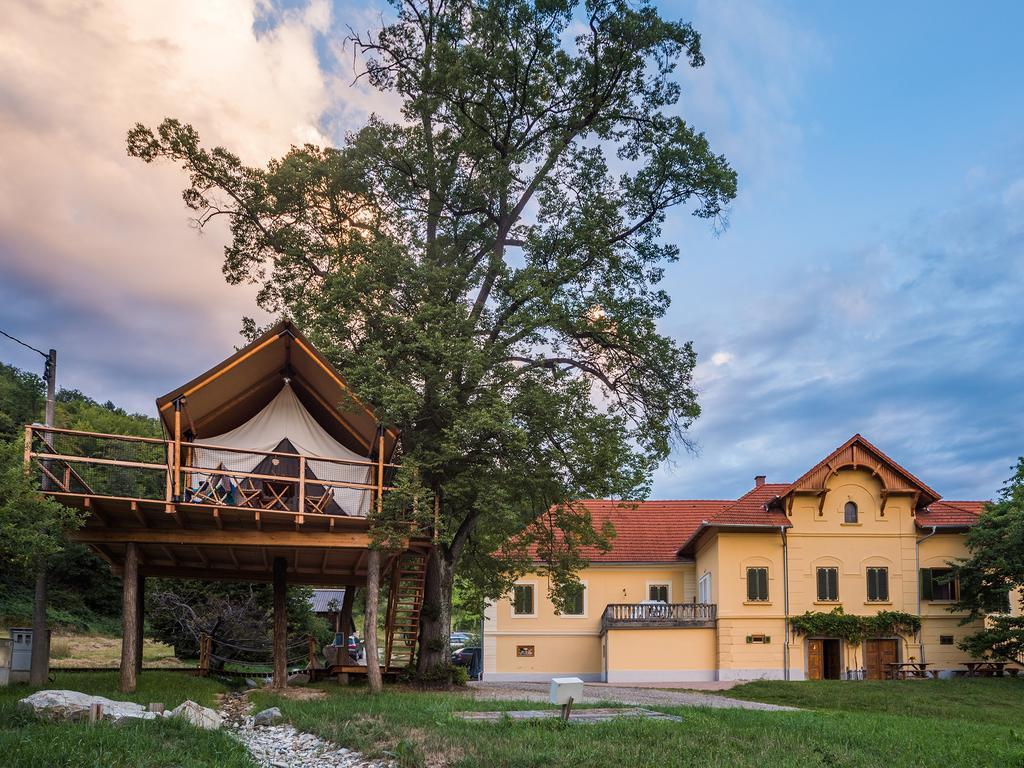 Chateau Ramšak, vineyard glamping resort Maribor Bagian luar foto